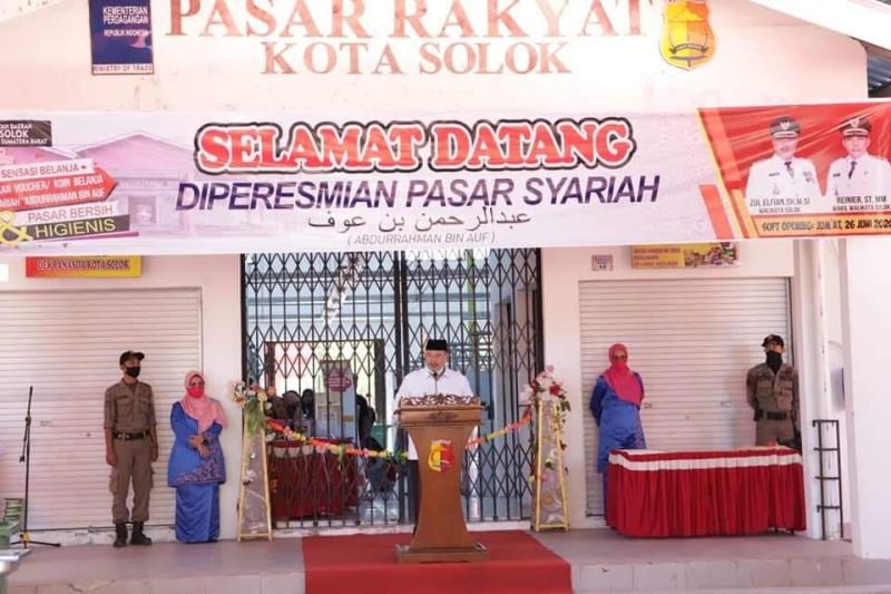 Walikota Solok Meresmikan Beroprasinya Pasar Syariah Abdurrahman Bin Auf