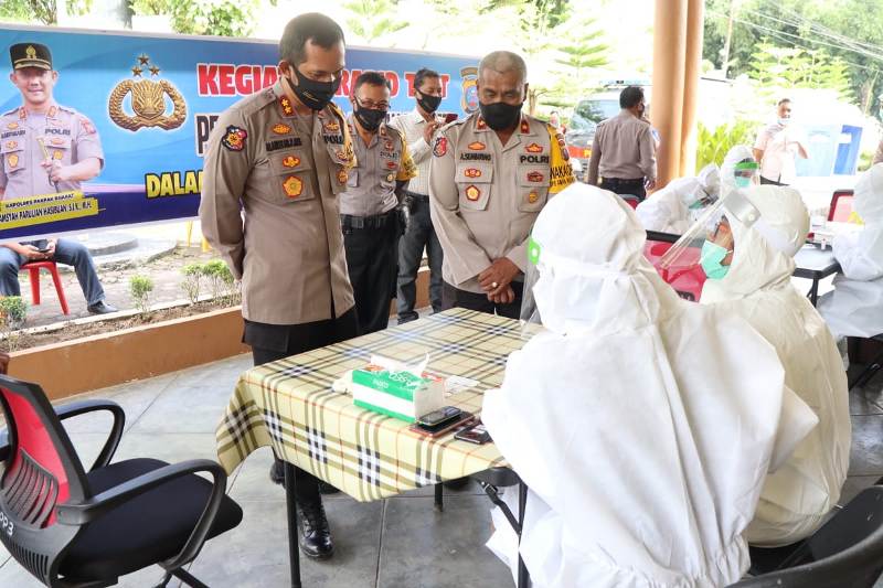 Personil Polres Pakpak Bharat Jalani Rapid Test Covid 19
