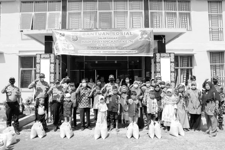 Anak Yatim dan Kaum Duafa Terima Bantuan