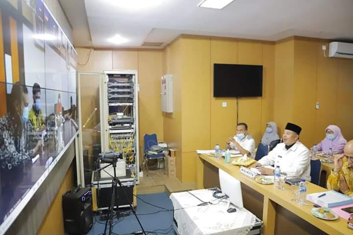 Wako Solok Ikuti Vicon Tantanan Normal Baru Produktif dan Aman Covid-19