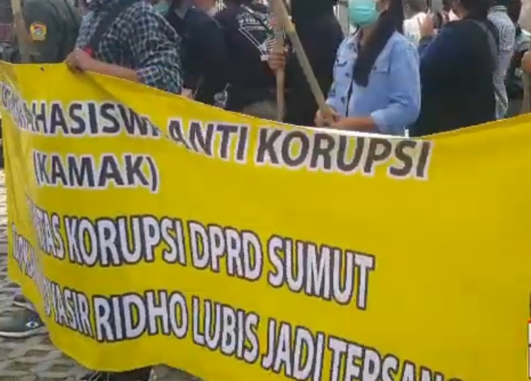 Demo ke KPK, KAMAK Minta KPK Usut Anggota DPRD Lain