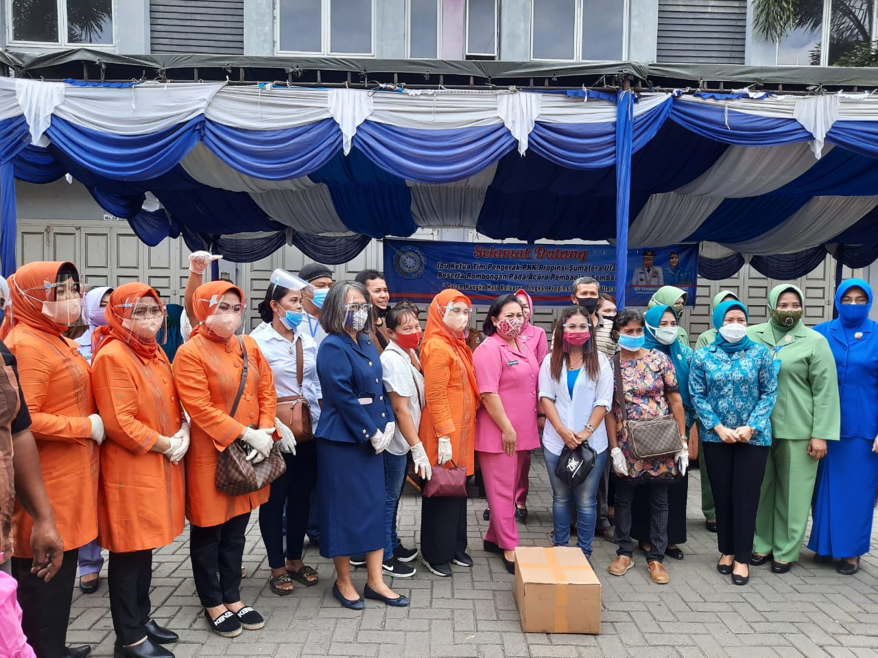 Bank Sumut Beri Tangki Air Pencuci Tangan ke 2 Pasar , Serahkan Bantuan Sumut PeduliÂ 