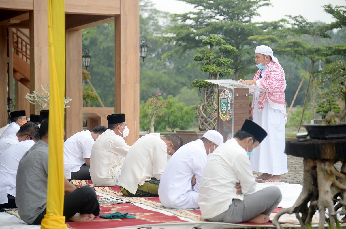 Gubernur Edy Rahmayadi dan Keluarga Salat Idul Adha di Kediaman Pribadi, Pemprov Sumut Sembelih 154 Ekor Sapi Kurban
