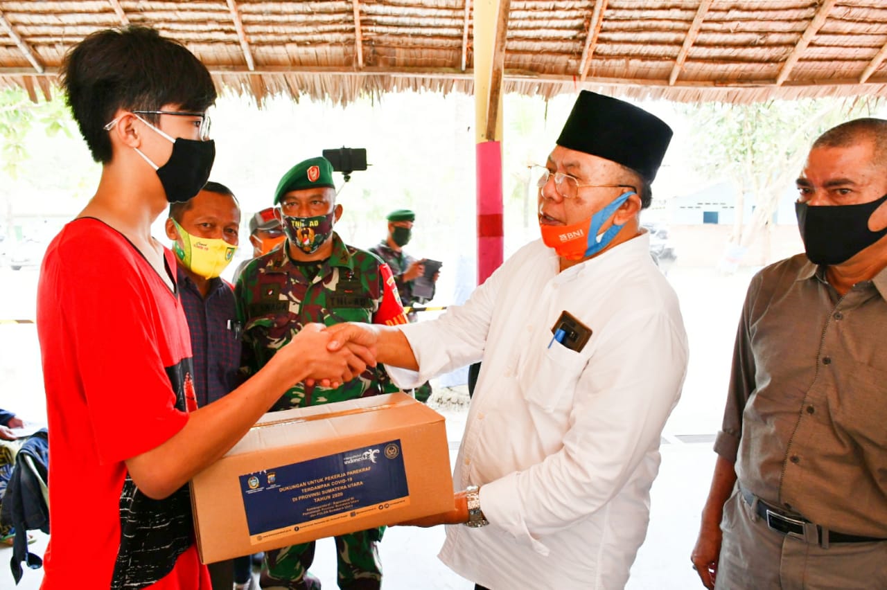 Bupati Sergai Hadiri Acara Pembagian BALASA dari Kemenparekrap di Pantai Pondok Permai