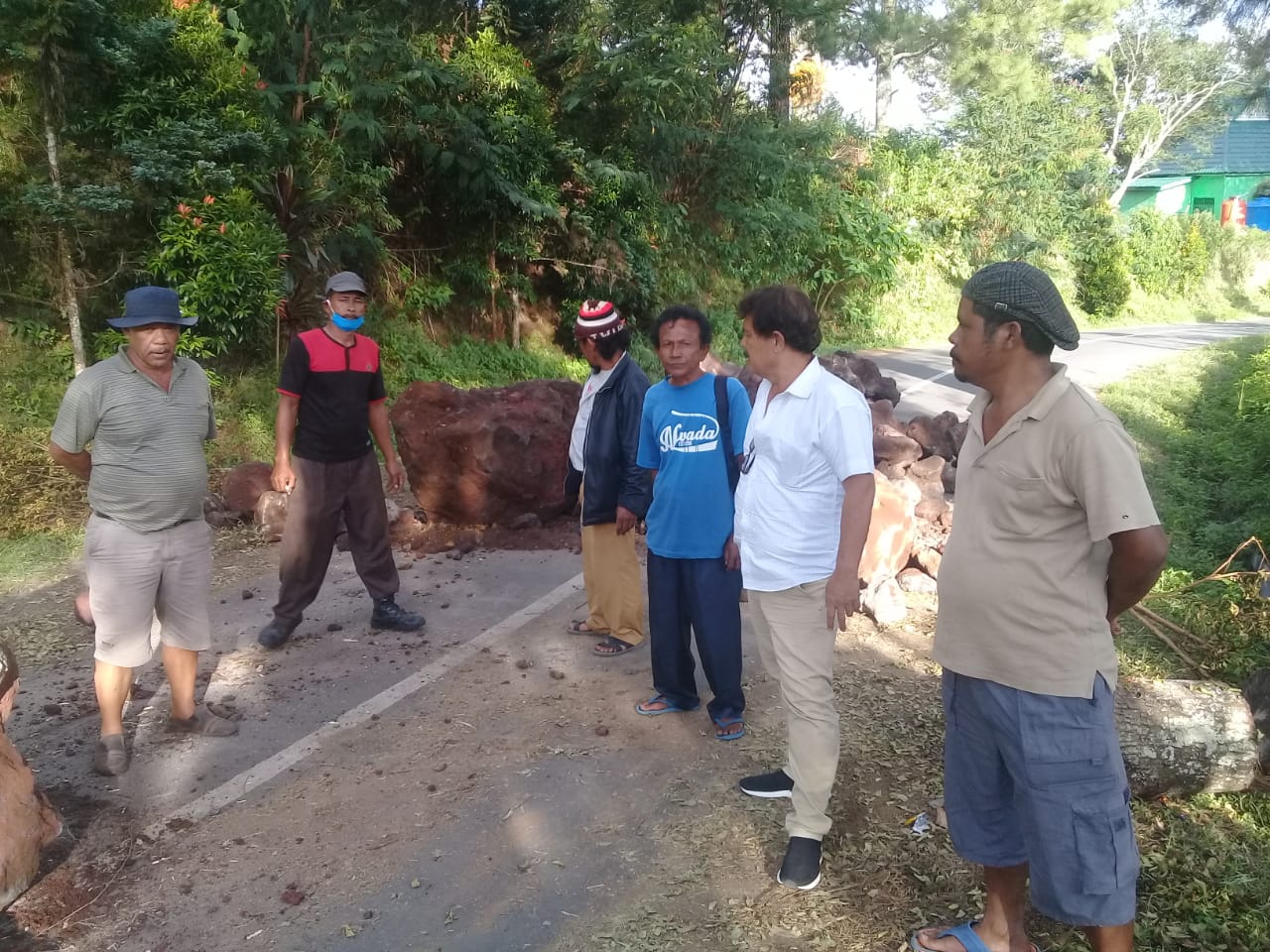 SEMPAT DITUTUP,Â  JALAN MENUJU WISATA AIR TERJUN SIPISO PISO DI BUKA DISBUDPAR KARO