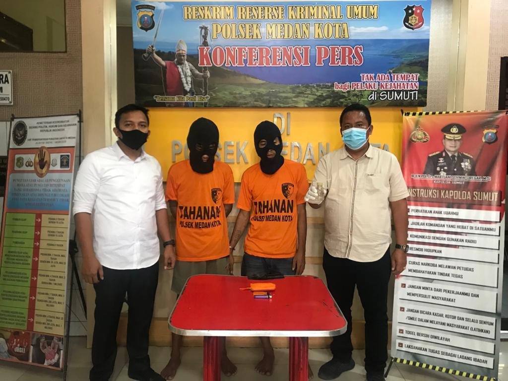 Nyabu Dalam Kamar Mandi Taman Teladan Medan 2 Pria Diciduk Tekab Polsek Medan KotaÂ 