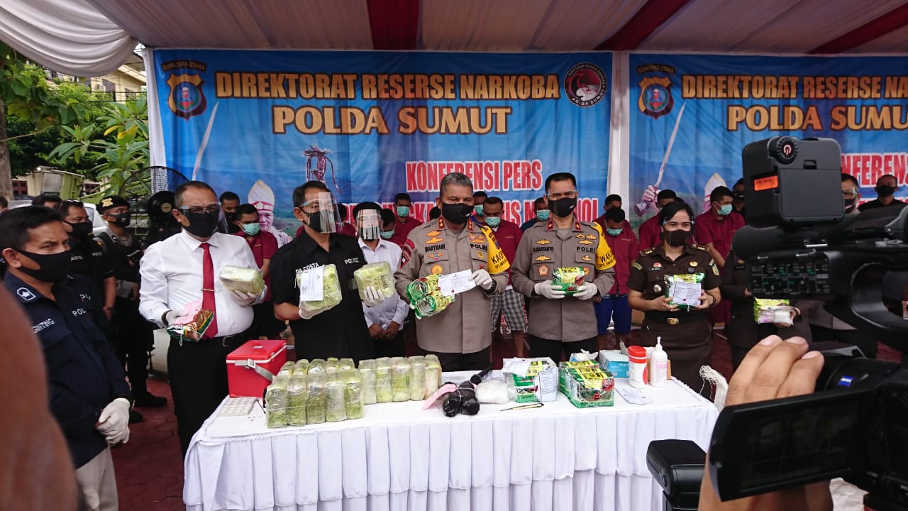 Poldasu Amankan 83 Orang Pelaku Narkoba, 51 Kg Sabu, 1.603 Ekstasi 40,7 Ganja Dimusnahkan.