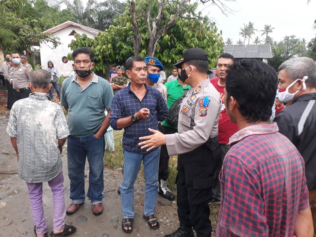 Akses Jalan Ditutup, Kapolsek Beringin Bersama Muspika Turun Langsung Kelokasi