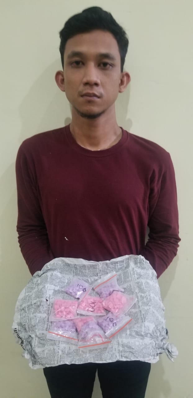 Polda Sumut Tangkap Pengedar Ekstasi di Hiburan Malam Empire/Dhe Blues, 470 BB Disita.