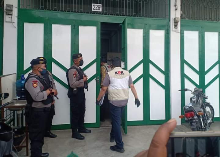 KPK Geledah Kantor Bupati Labura, Rumah Agusman dan Ahong