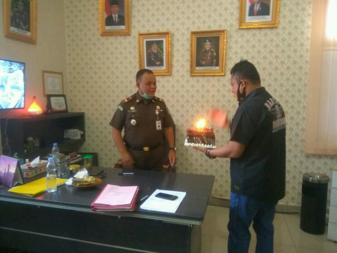 Bhakti Adhyaksa ke-60 Tahun, Kapolsek Percut Sei Tuan Kunjungi Kantor Cabjari Medan Labuhan