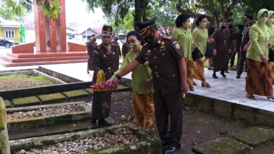 Peringati HBA ke-60, Kajari Padang Sidimpuan Ziarah ke Taman BahagiaÂ 