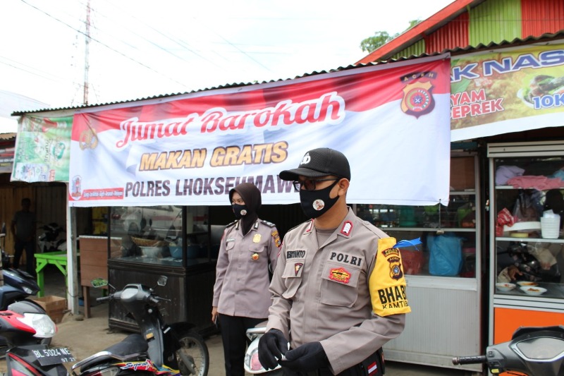Polres Lhokseumawe Jumat Barokah, Gelar Makan Gratis di Dewantara