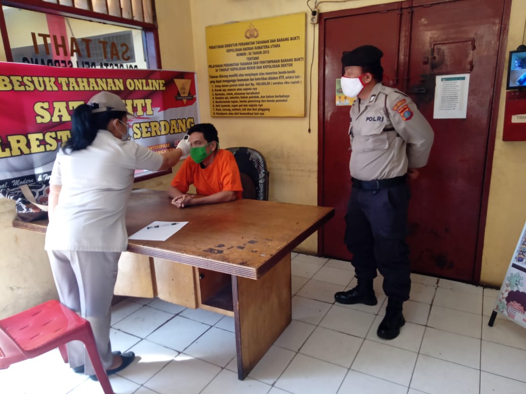 Antisipasi Pencegahan Covid-19, Sat Tahti Polresta Deli Serdang Rutin Lakukan Pemeriksaan Kesehatan Tahanan