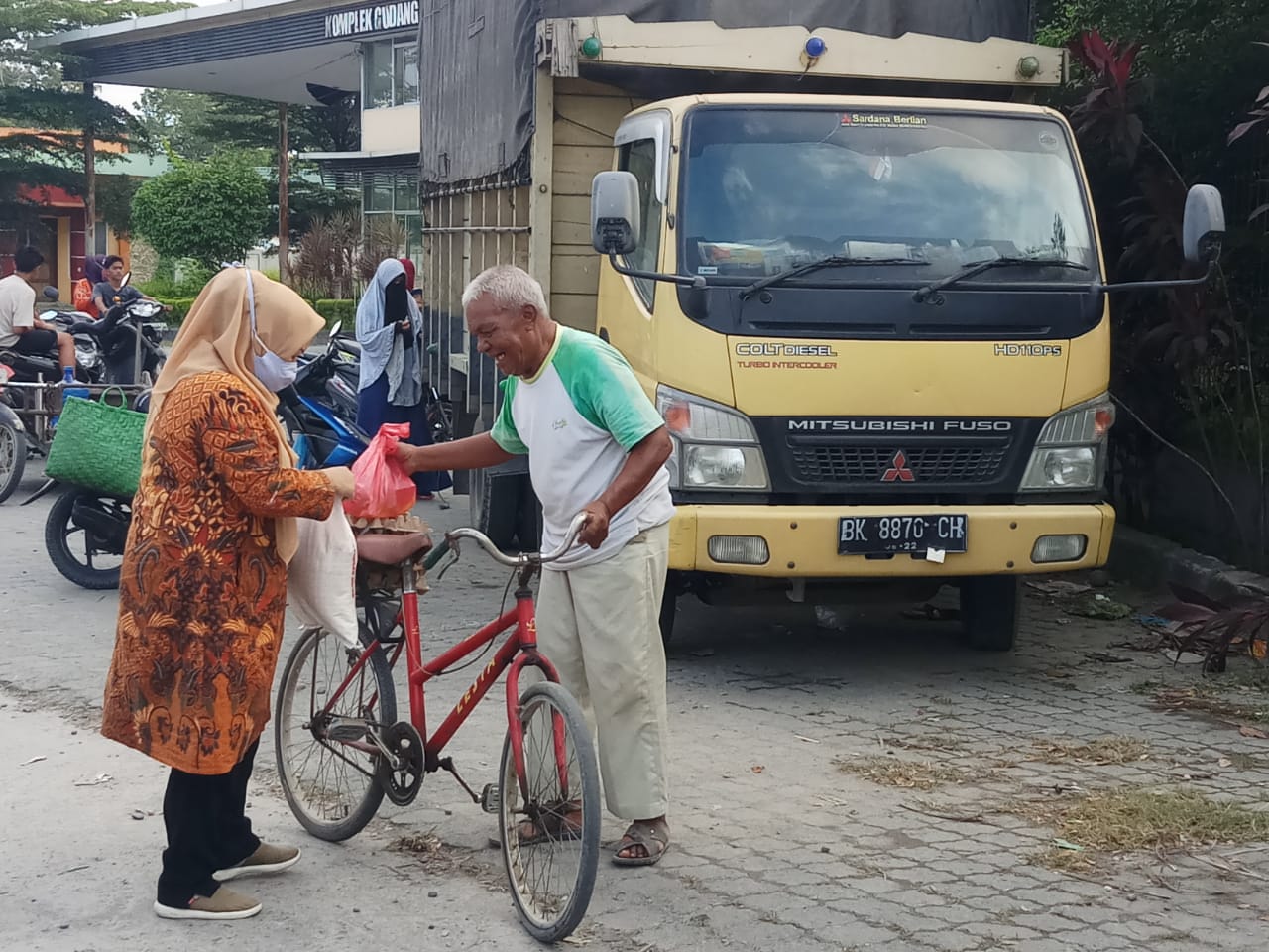 TP PKK Deli Serdang Peduli Covid 19 , Terus Bagikan Paket Sembako.