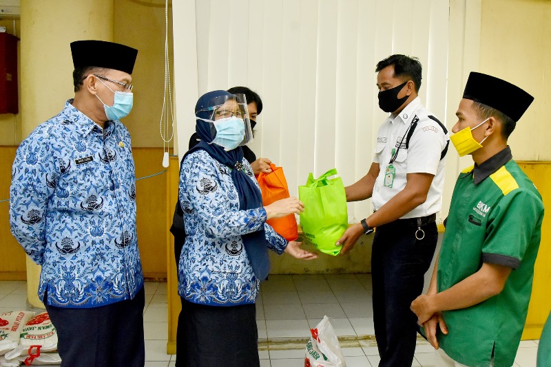 Korpri Sumut Bagikan 2.200 Paket Bahan Pokok  pada Masyarakat Terdampak Covid-19