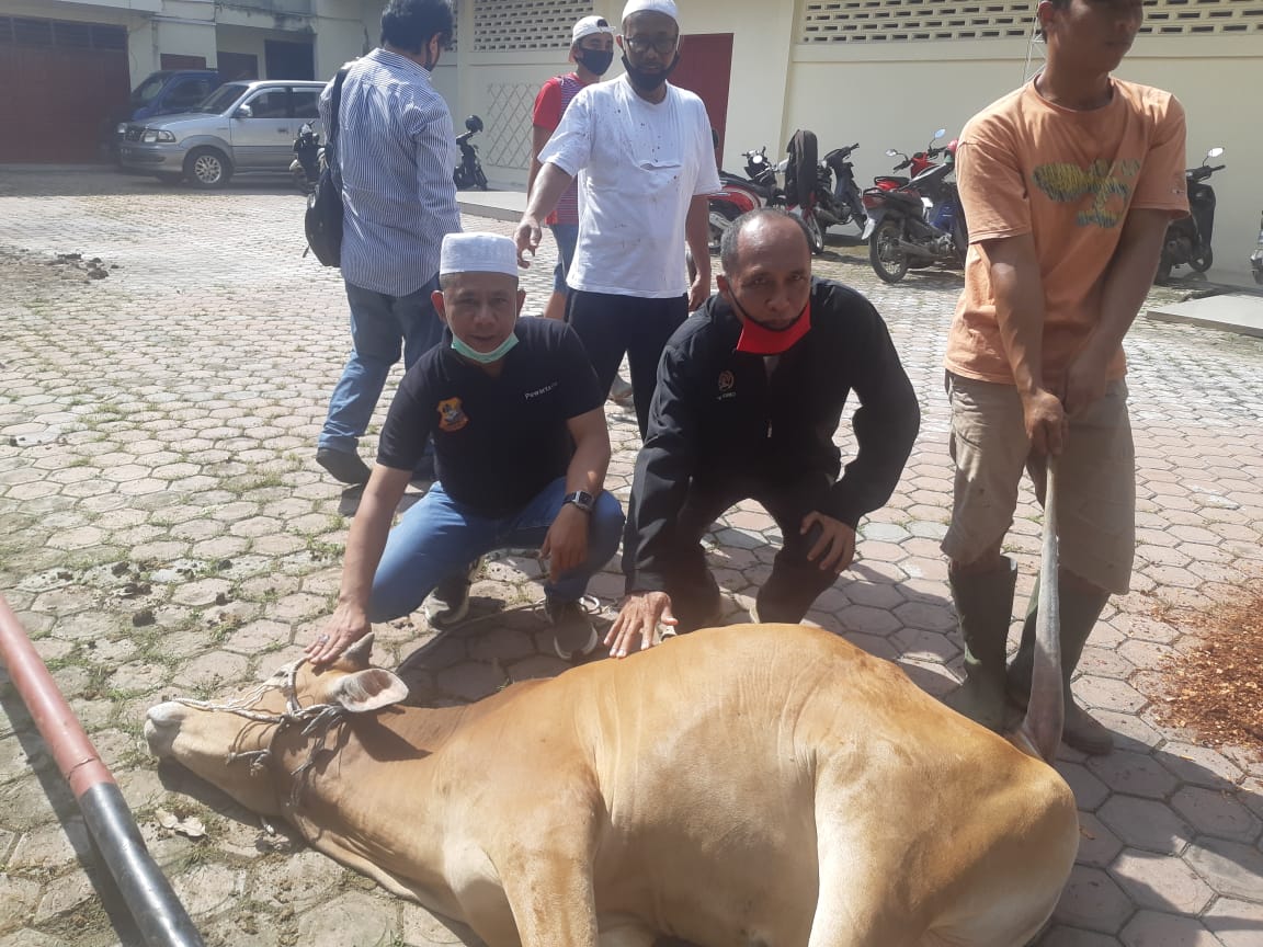 Rayakan Idul Adha 1441 H 2020, Ketua Pewarta Polrestabes Medan Melaksanakan Qurban di Kantor PWI Sumut
