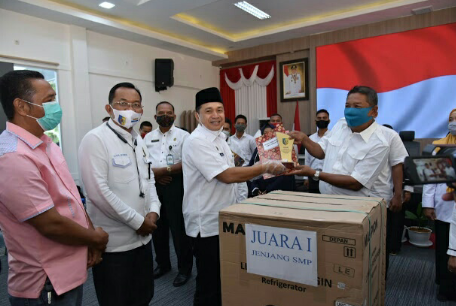 Zahir Berikan Apresiasi Sekolah Tangguh Covid19, Ilyas Sitorus : Sebagai bentuk dukungan pemerintah