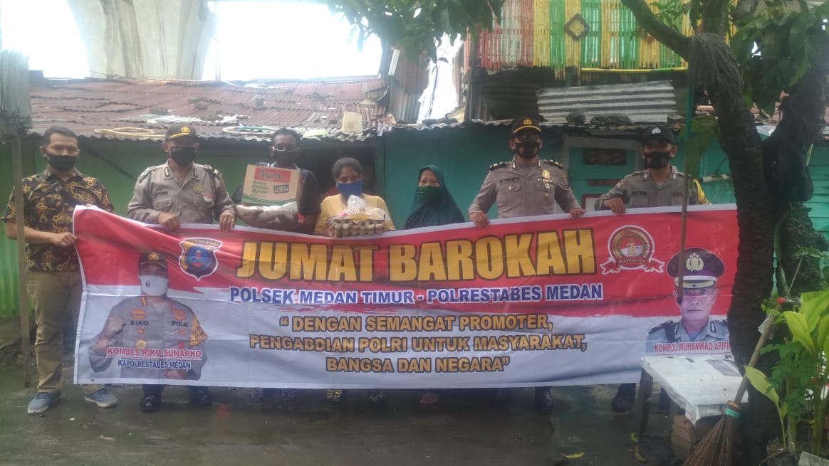 Jumat Barokah, Giat Bansos Polsek Medan Timur  Sapa Warga Kurang Mampu