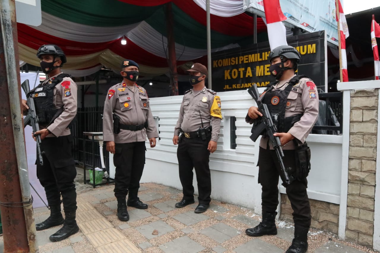 Brimob Polda Sumut Disiagakan Kawal Pendaftaran Paslon di KPU Medan