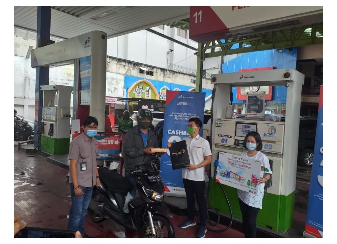 Sambut Hari Pelanggan, Pertamina Bagikan Souvenir dan Diskon