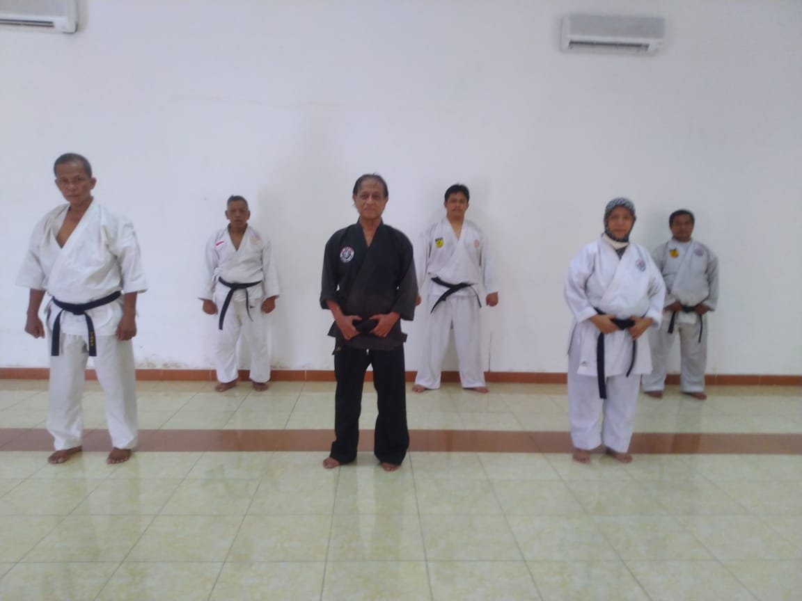 Guru Dan Senior Tako Latihan Bersama,Semakin fit dan gerakan semakin lincah