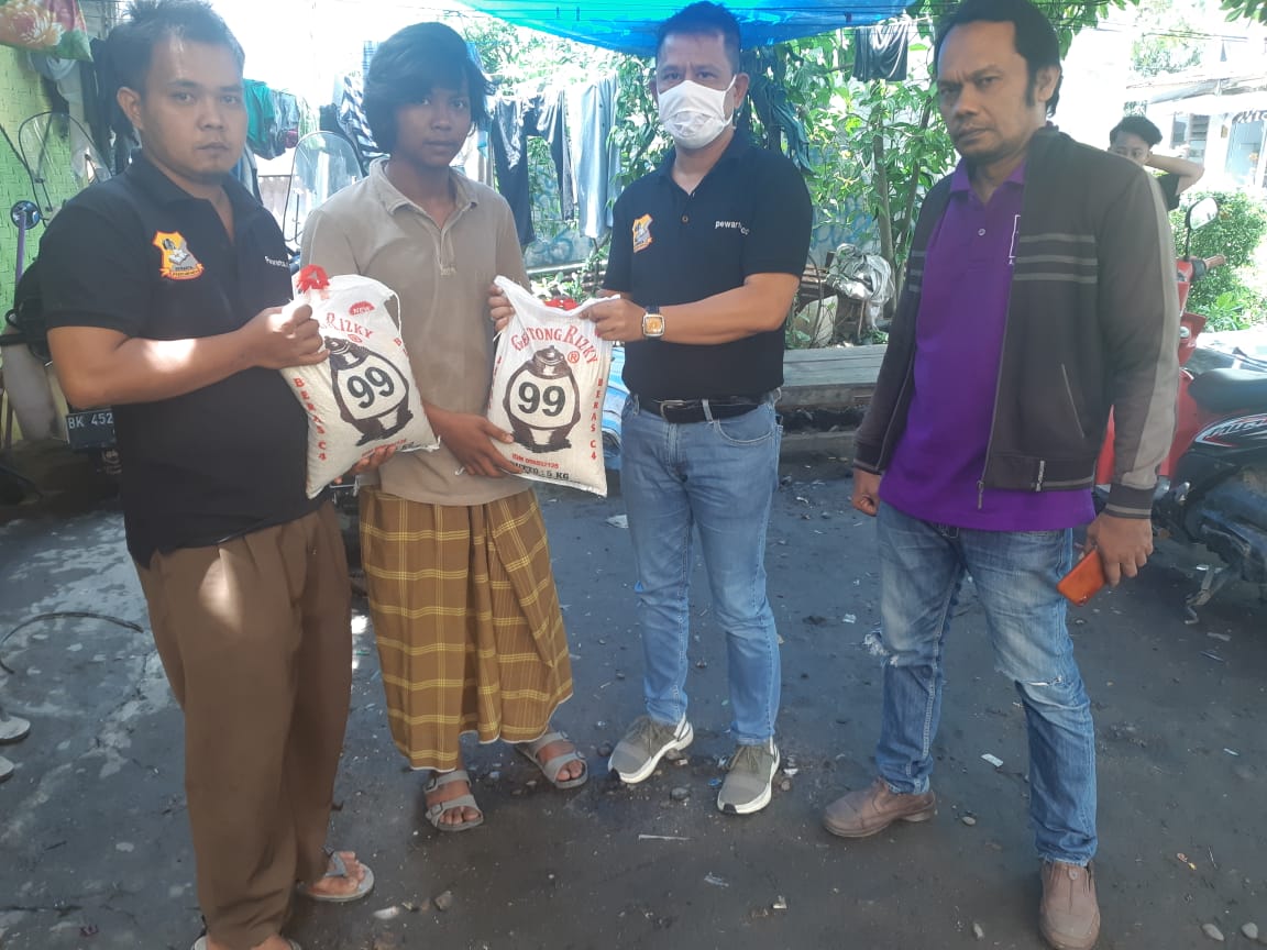 Ketua Pewarta Melayat dan Beri Santuan Kepada Keluarga Almarhum Idris