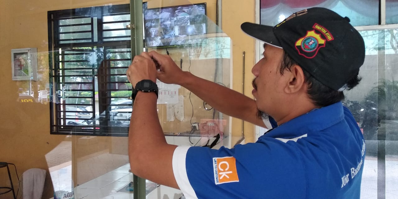 Polsek Medan Timur Cegah Klaster dengan Membuat Pembatas