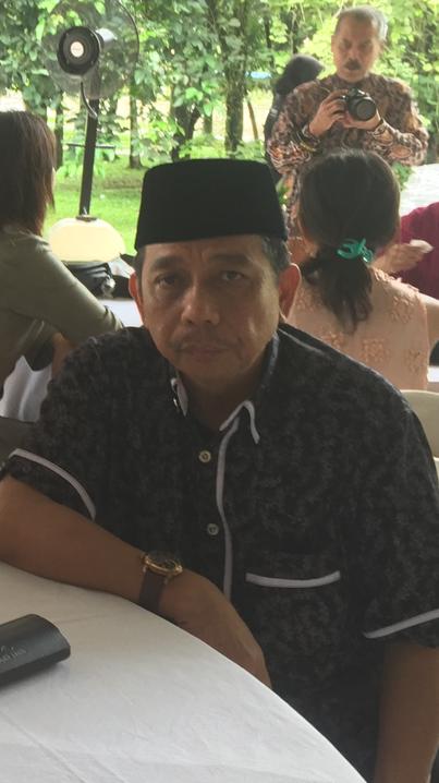 Tribute To Ekonom Senior : 