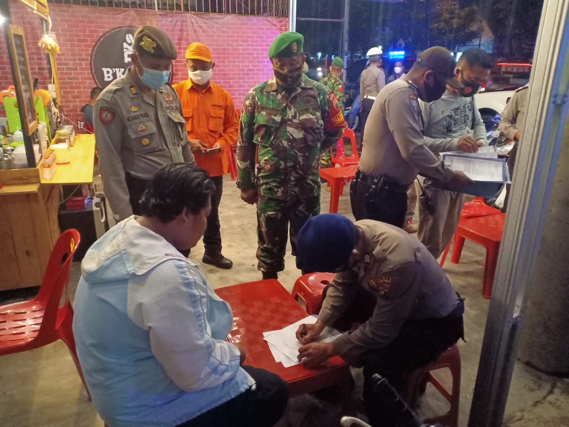 Patroli Gabungan Polres Tanjung Balai Ajak Warga Patuhi Prokes Covid-19