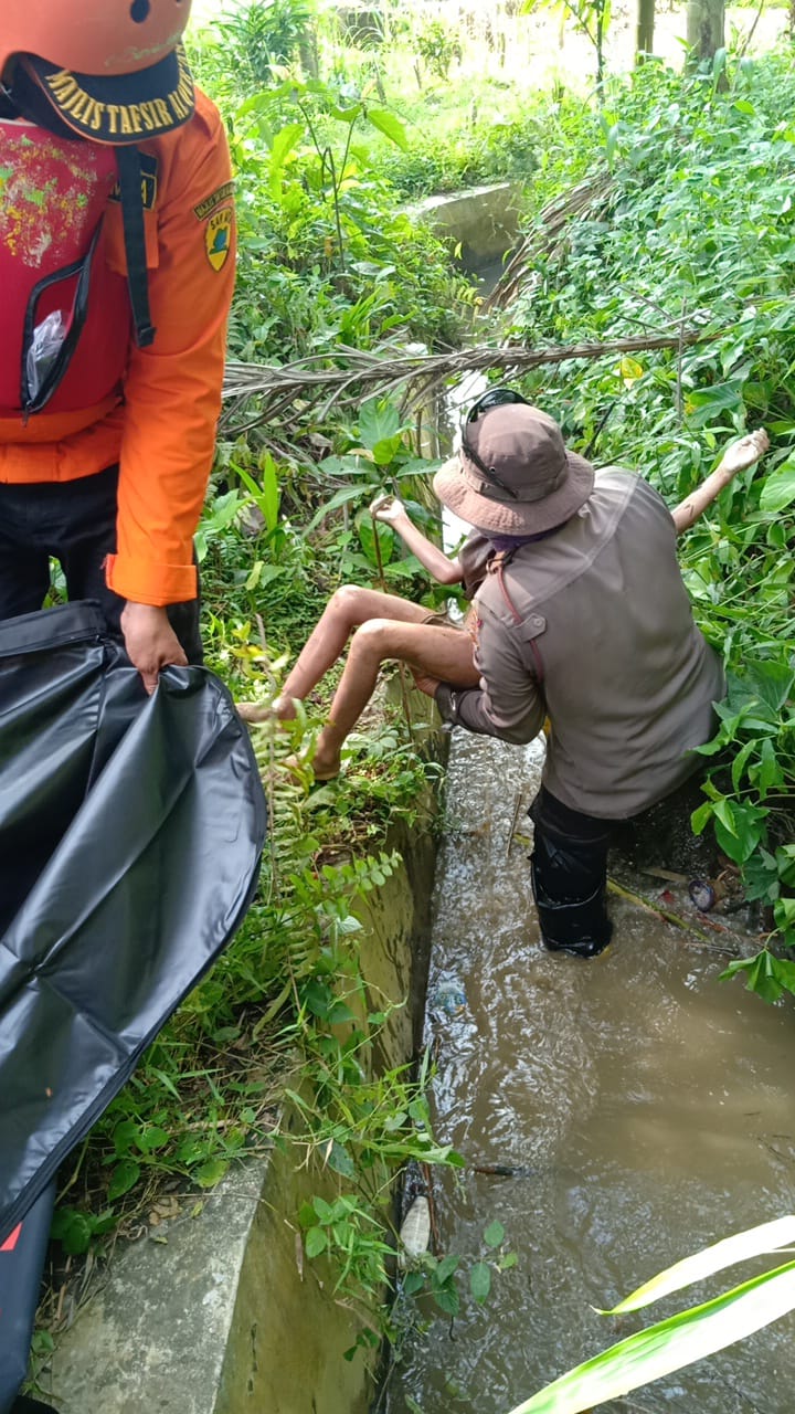 Nazril Pelajar SD Hanyut, Akhirnya Ditemukan Sudah Tewas