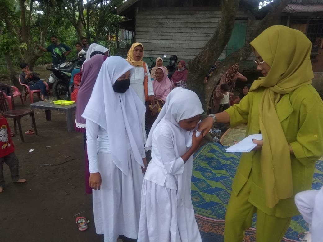 Selebgram Dea Rizky Adriani Jumat Barokah Berbagi Sembako & Santunan Kepada Kaum Dhuafa & Anak Yatim