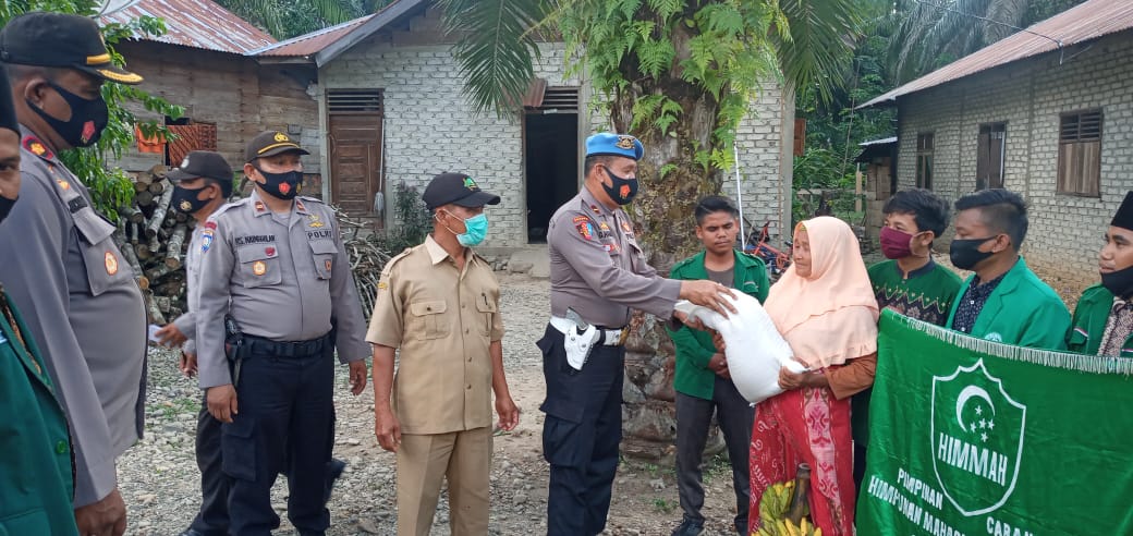 Peduli Covid -19 ,Polres Palas Salurkan Bantuan Beras Kapolri ke Warga .