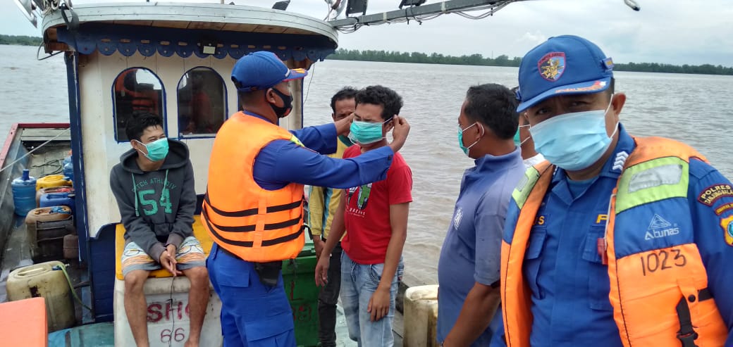Mendukung Inpres No 6 Tahun 2020, Sat Pol Air Polres Tanjung Balai Ajak Warga Nelayan Patuhi Prokes Covid-19