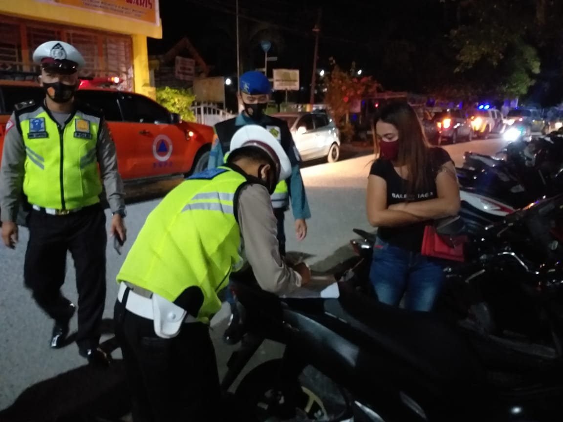 Disiplinkan Masyarakat dan Patuhi Prokes Cegah Covid-19, Polres Tanjung Balai Lakukan Patroli Gabungan