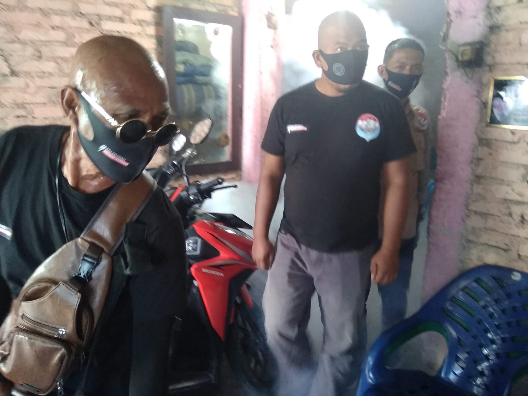 Warga Kampung Sejahtera Kena DBD Re-Born Turunkan TimÂ  Lakukan Fogging Dan Mendapat Apresiasi Warga