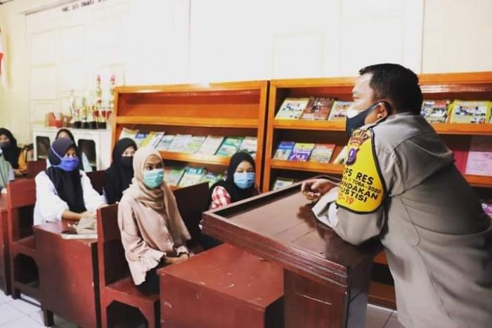 Kapolres Langkat Kunjungi Polsek Tanjung Pura Pantau Giat PBM Daring Pelajar
