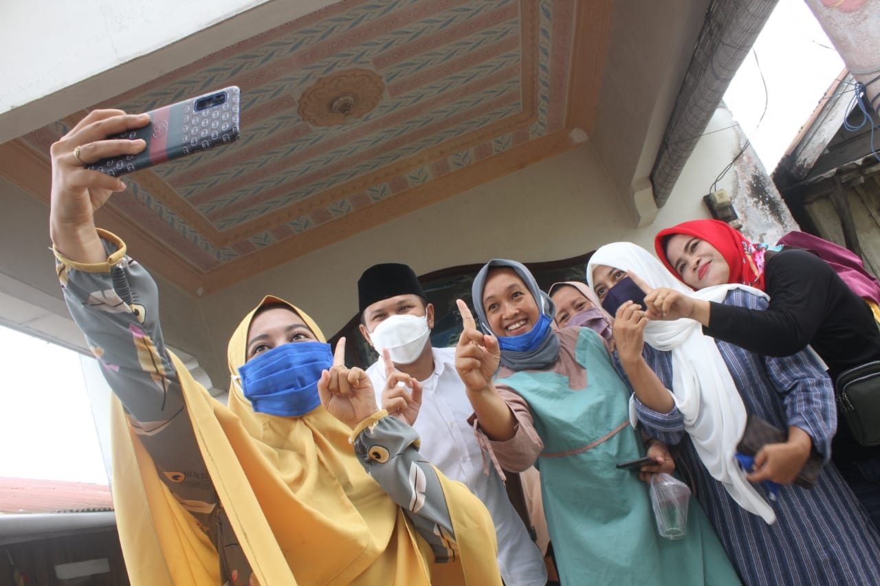 Dukungan Paslon DAMBAAN Terus Mengalir, Kali Ini dari Ibu-ibu Perwiritan Pantai Cermin Kanan