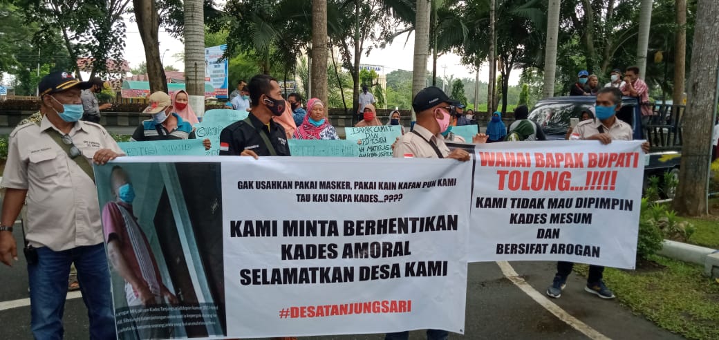 Kades Arogan Dan Berbuat Mesum, Warga Tuntut Minta Bupati DS Copot Ahok