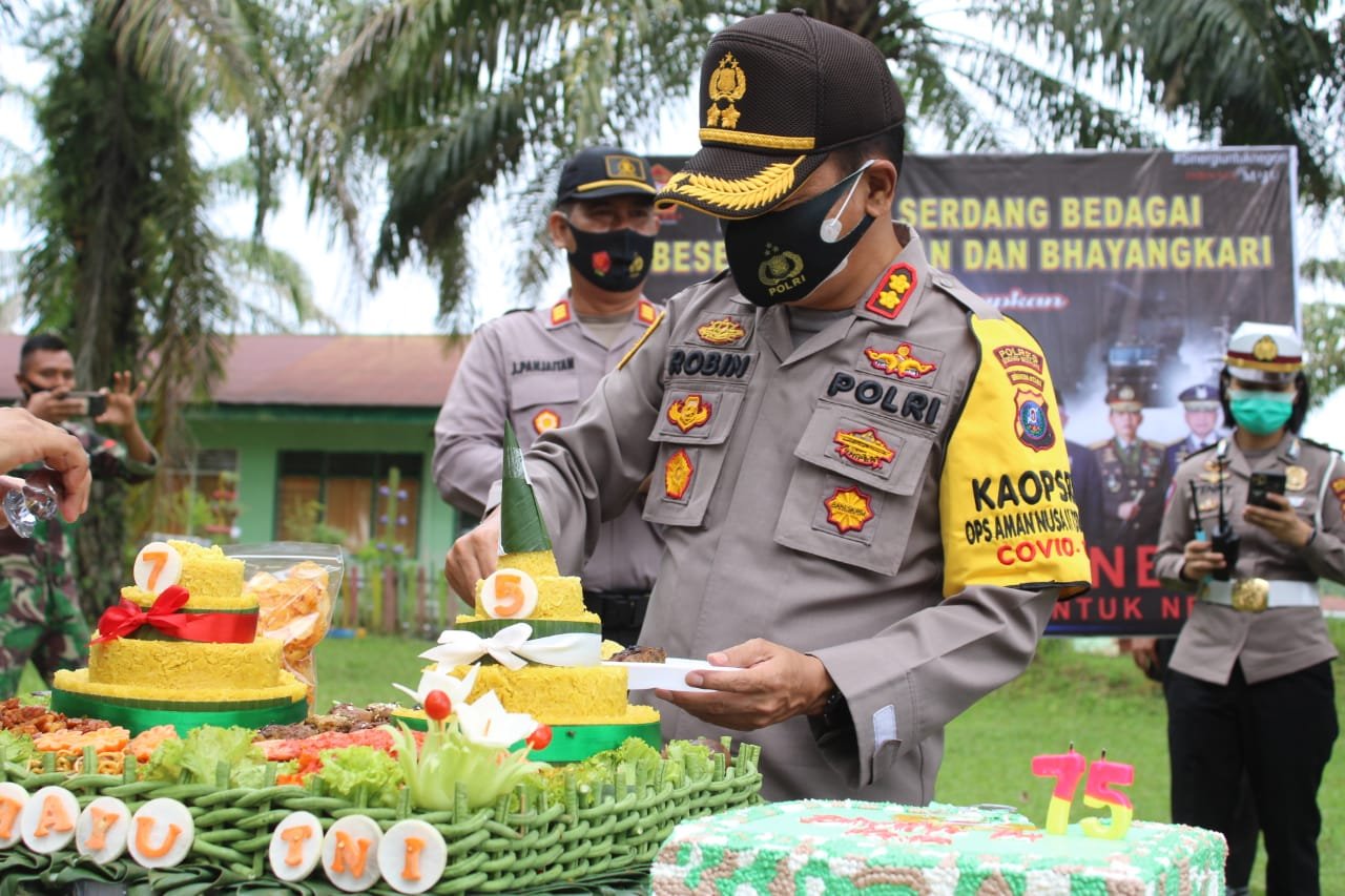 Peringatan HUT TNI ke -75 tahun 2020, Kapolres Sergai Sambangi Kompi BC 122/TS Dolok Masihul
