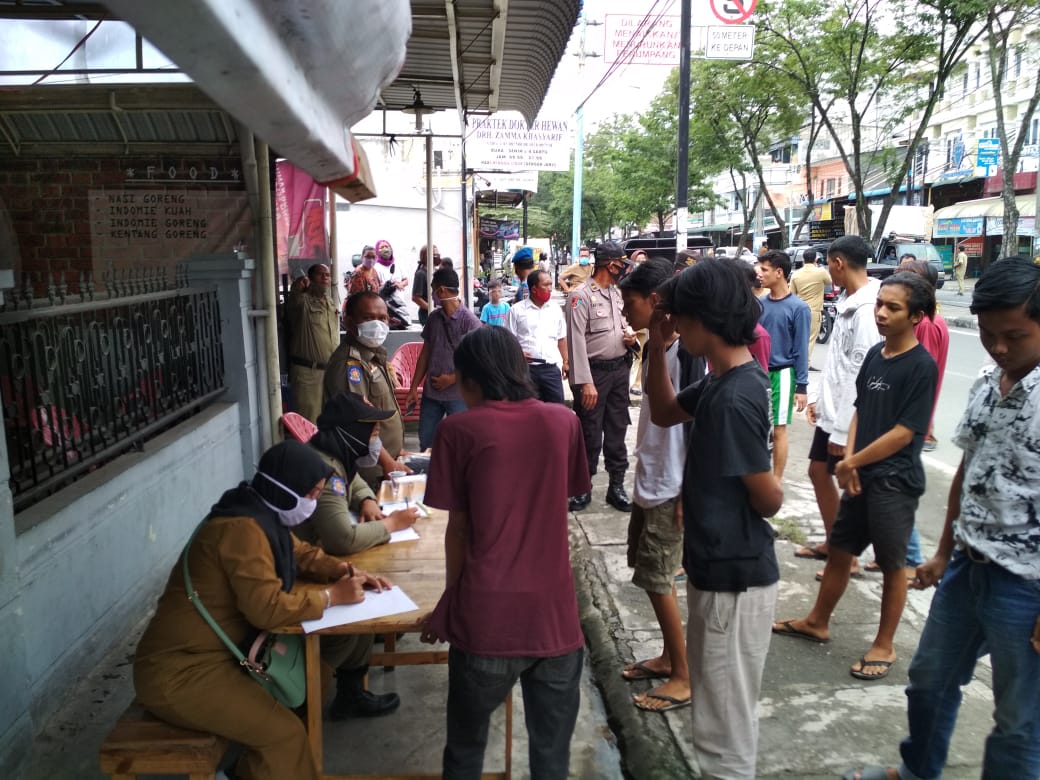 Bersama 3 Pilar, Polsek Medan Area Disiplinkan Warga Patuhi Prokes