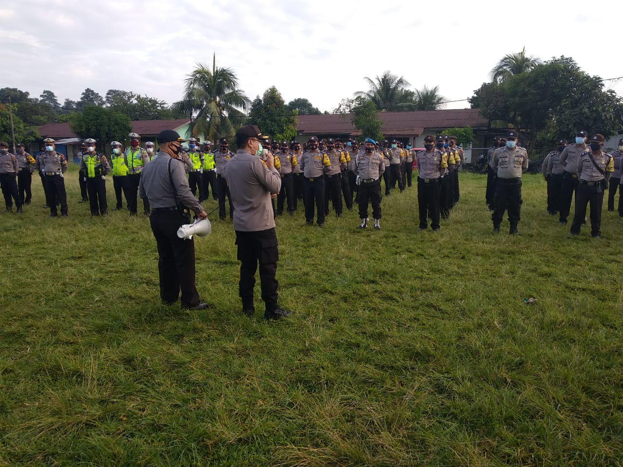 Kapolresta Deli Serdang Pimpin Langsung Apel Kesiapan Pengamanan Aksi Mogok Kerja