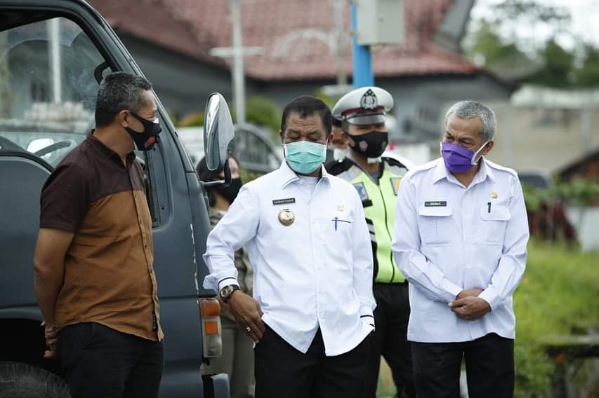 Pj Bupati Pakpak Bharat Tinjau Razia Maske di Kota Salak, Kaiman : Patuhi Prokes