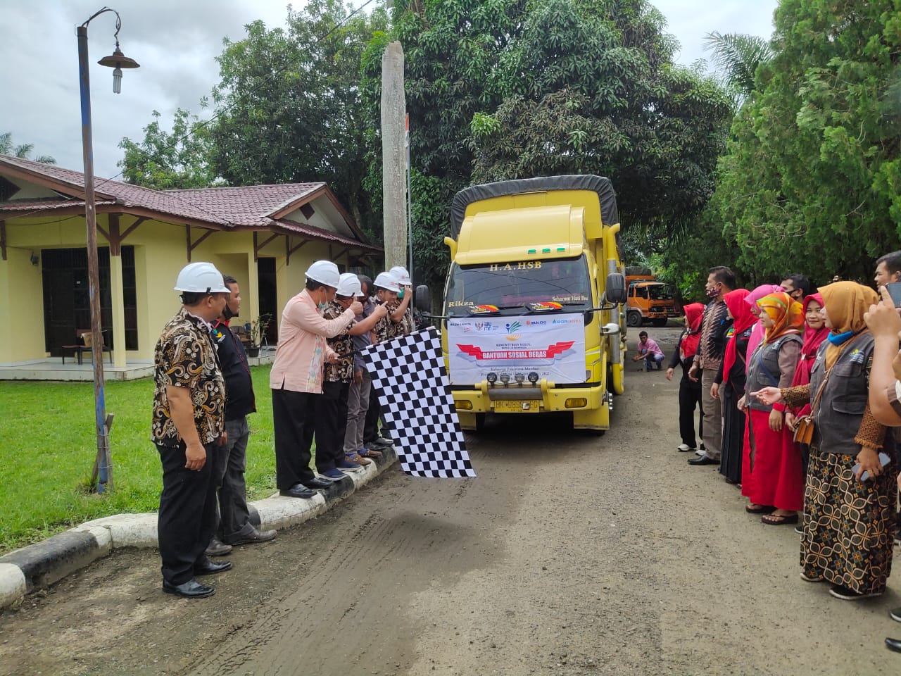 8.775 KPM di Kabupaten Palas Menerima Bantuan Sosial Beras