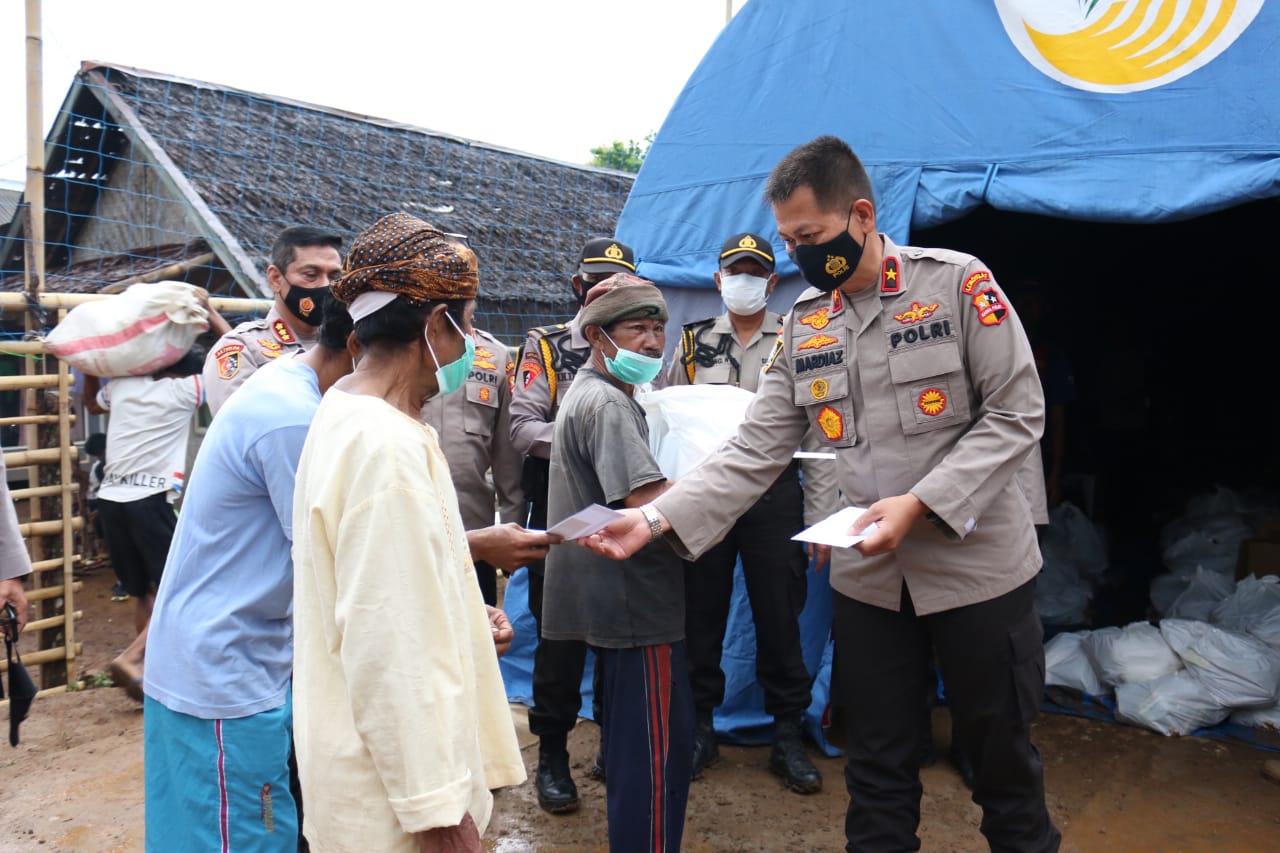 Setukpa Lemdiklat Polri Beri Santunan Kepada Korban Kebakaran di Cikakak Sukabumi