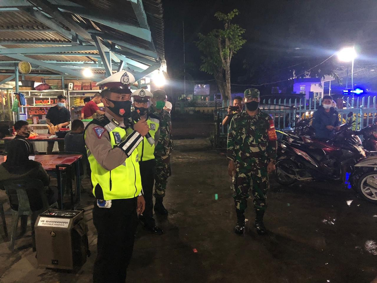 KBO Satbinmas Polres Tanjung Balai Pimpin Patroli Gabungan Pendisiplinan Patuhi Prokes dan Cipta Kondisi Pemilu Tahun 2020