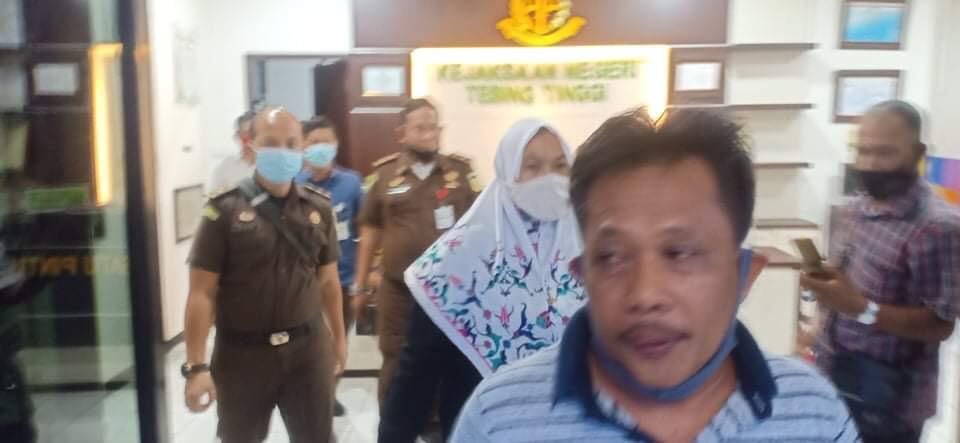 Dugaan Kasus Pengadaan Buku Fiktif Disdik, Tidak Koperatif,Tersangka EE Ditahan