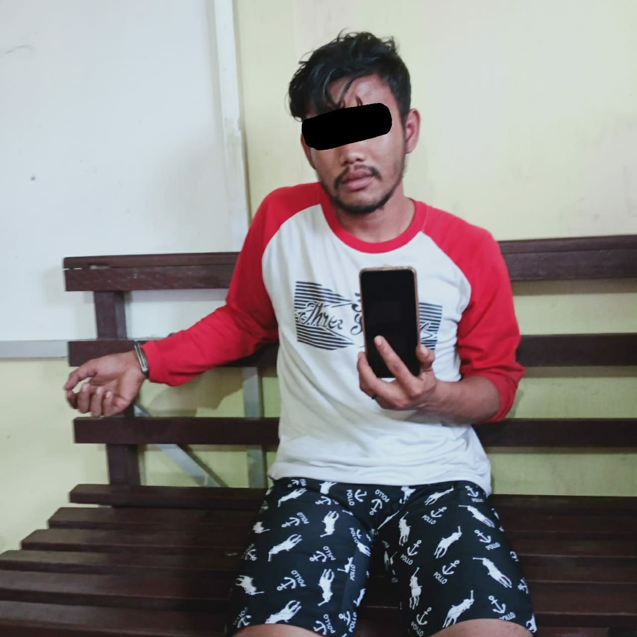 Lagi Selvi Pakai Kamera HP Di Rampok, Seorang Pemuda Masuk Sel