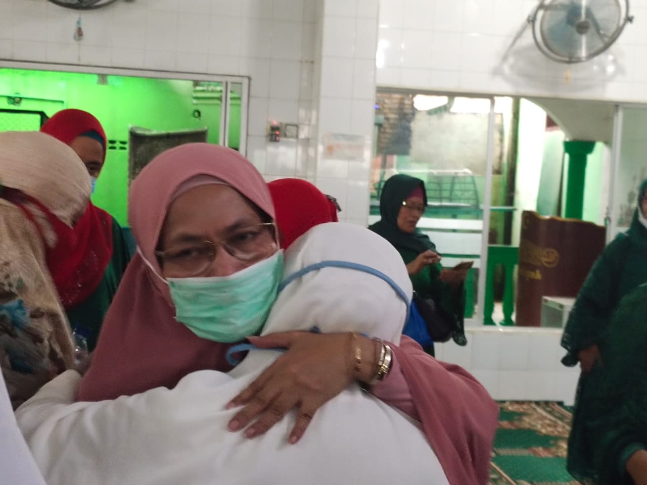Bunda Indah : Hidup  Tak  Lama, Berbuatlah Kebajikan Sebanyak - banyaknya.