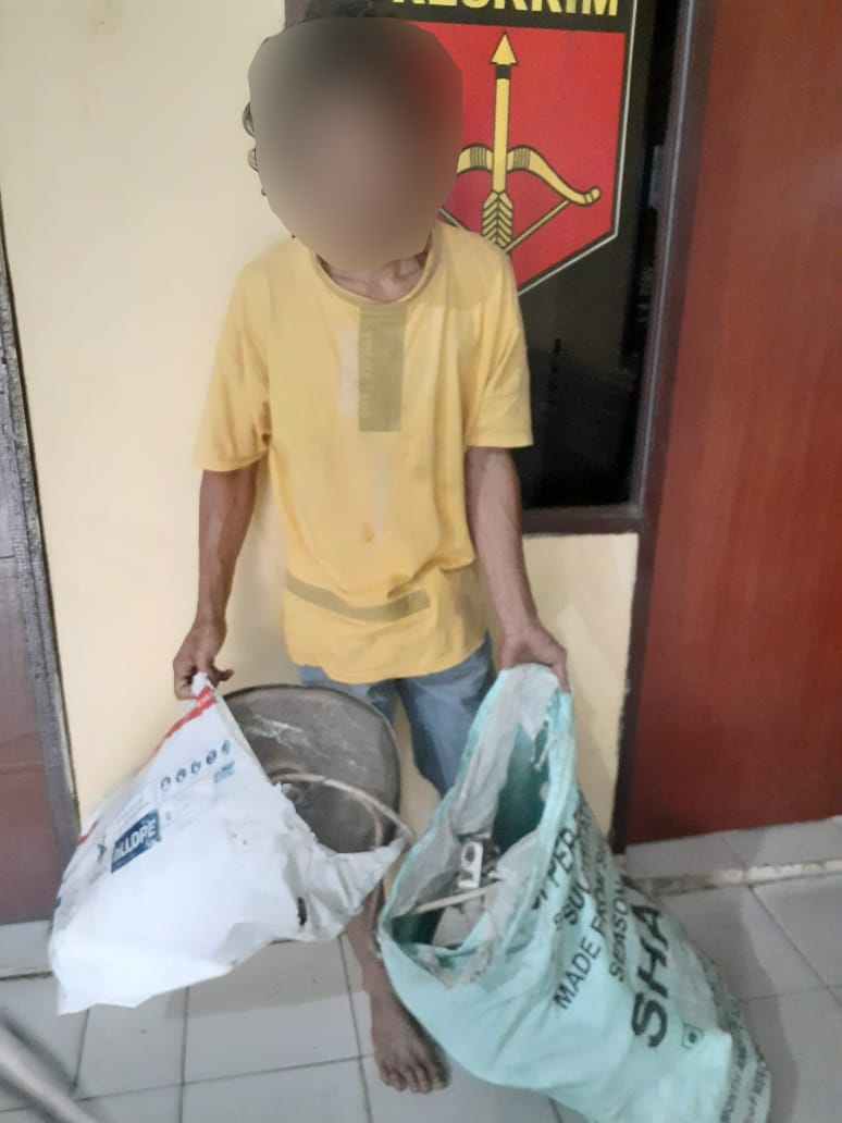 Mencuri Besi Seorang Pria Dijebloskan ke Sel